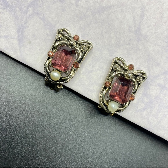 Vintage Clip On Earrings Purple Stone & Faux Pearl - Picture 1 of 7